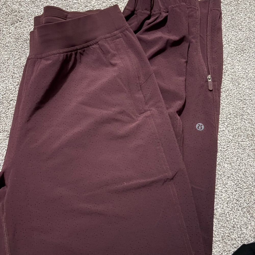 Lululemon adapted state jogger